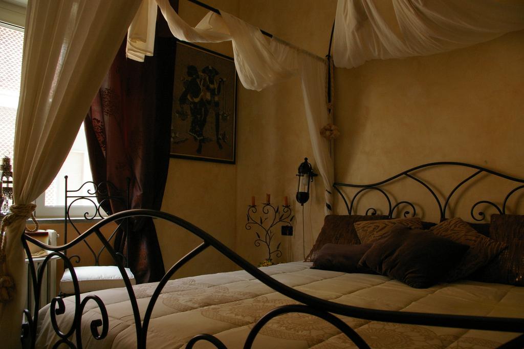 Serapo Bed And Breakfast Gaeta Room photo